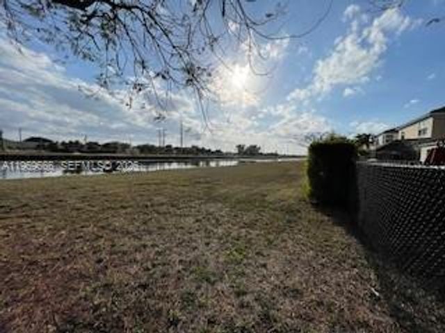 11712 SW 1st St, Coral Springs, FL 33071