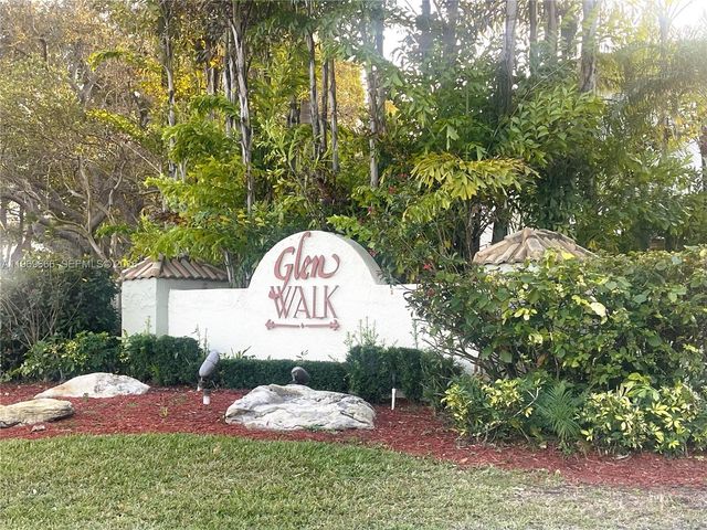 11712 SW 1st St, Coral Springs, FL 33071