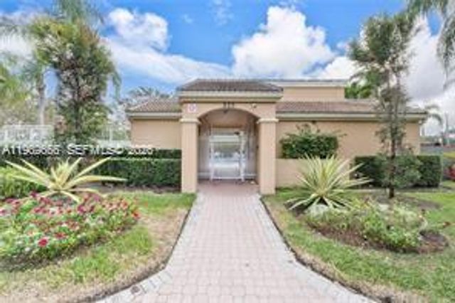 11712 SW 1st St, Coral Springs, FL 33071
