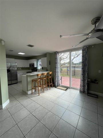 11712 SW 1st St, Coral Springs, FL 33071