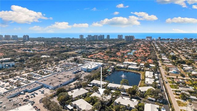 864 Gulf Pavilion DR 202, Naples, FL 34108