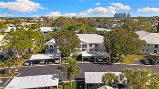 864 Gulf Pavilion DR 202, Naples, FL 34108