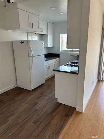 1623 W 80th 5, Los Angeles, CA 90047