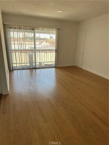 1623 W 80th 5, Los Angeles, CA 90047