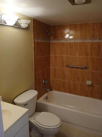 250 Durham 250 F, Deerfield Beach, FL 33442