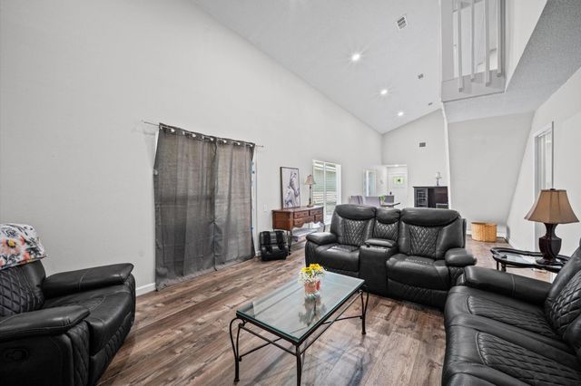 3010 Whitman Drive, Montgomery, TX 77356