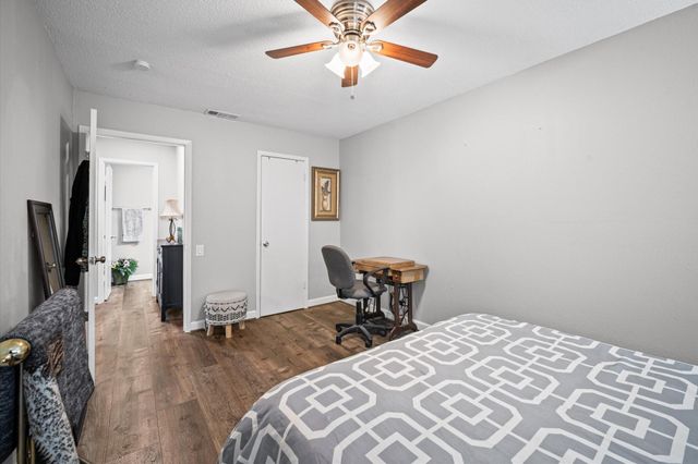 3010 Whitman Drive, Montgomery, TX 77356