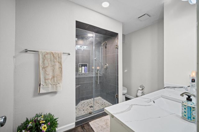 3010 Whitman Drive, Montgomery, TX 77356