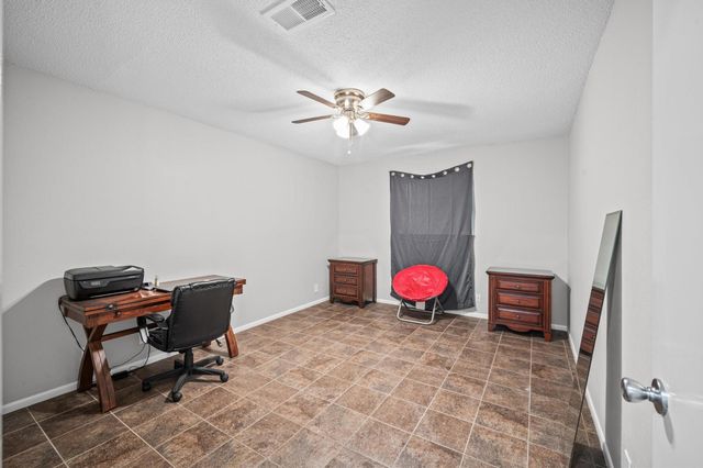 3010 Whitman Drive, Montgomery, TX 77356