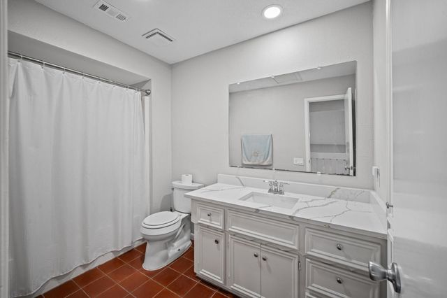 3010 Whitman Drive, Montgomery, TX 77356