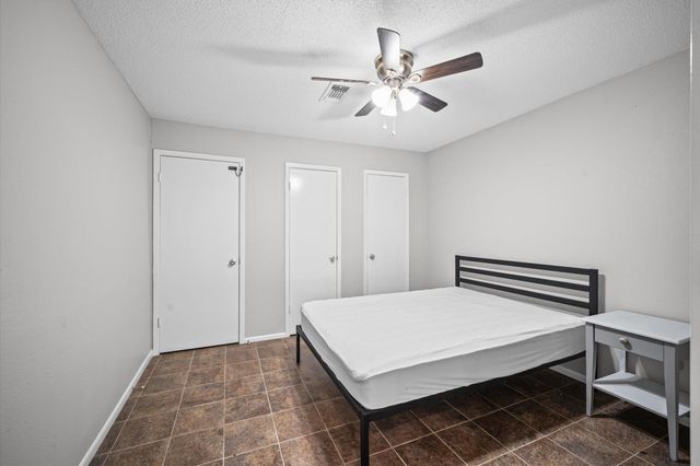 3010 Whitman Drive, Montgomery, TX 77356