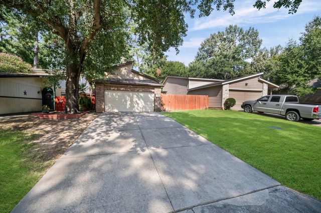 3010 Whitman Drive, Montgomery, TX 77356