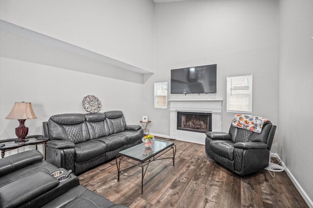 3010 Whitman Drive, Montgomery, TX 77356