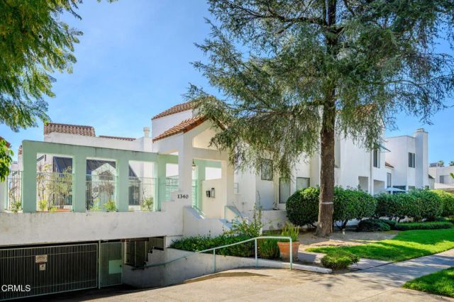 1340 Glenwood Road 17, Glendale, CA 91201