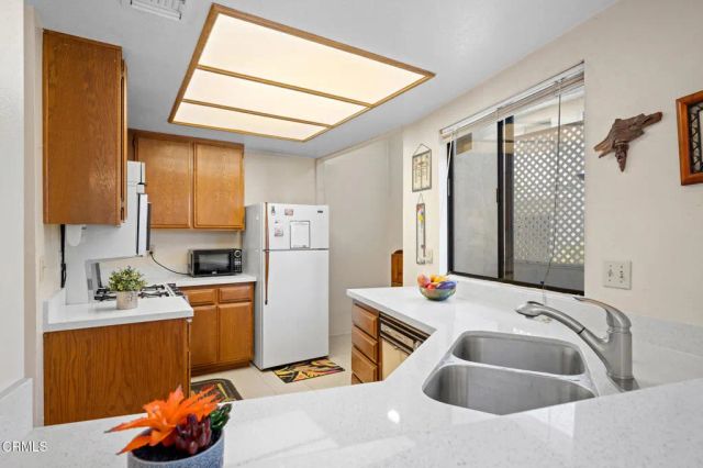 1340 Glenwood Road 17, Glendale, CA 91201