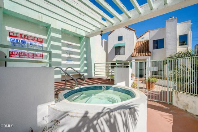 1340 Glenwood Road 17, Glendale, CA 91201