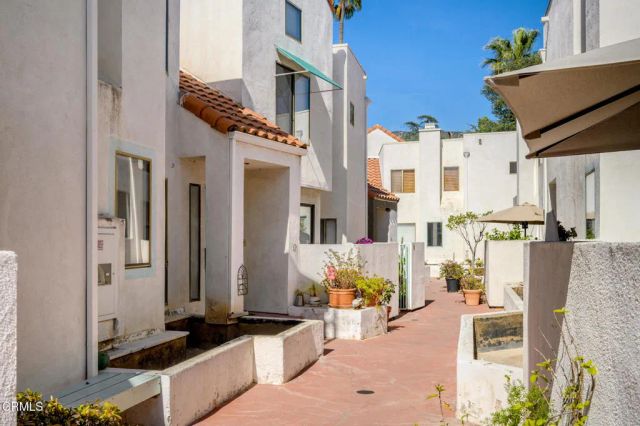 1340 Glenwood Road 17, Glendale, CA 91201