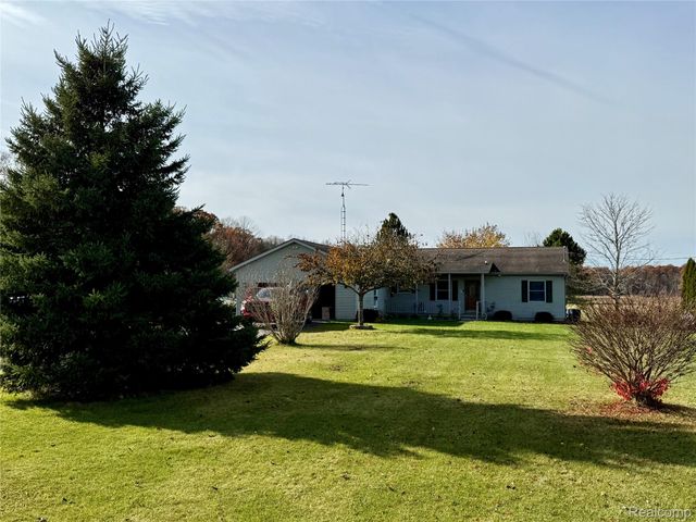 10415 N Genesee Road, Thetford Township, MI 48458