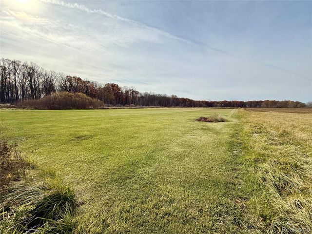 10415 N Genesee Road, Thetford Township, MI 48458