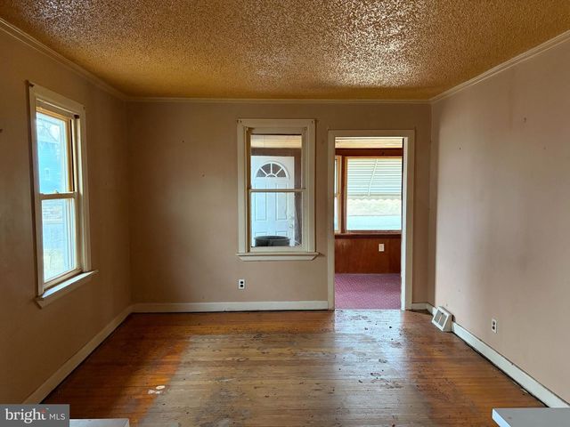 1015 GALBRAITH AVE, Upper Chichester, PA 19061