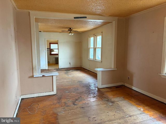 1015 GALBRAITH AVE, Upper Chichester, PA 19061