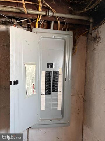 1015 GALBRAITH AVE, Upper Chichester, PA 19061