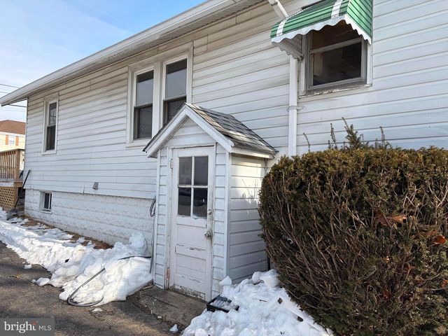 1015 GALBRAITH AVE, Upper Chichester, PA 19061