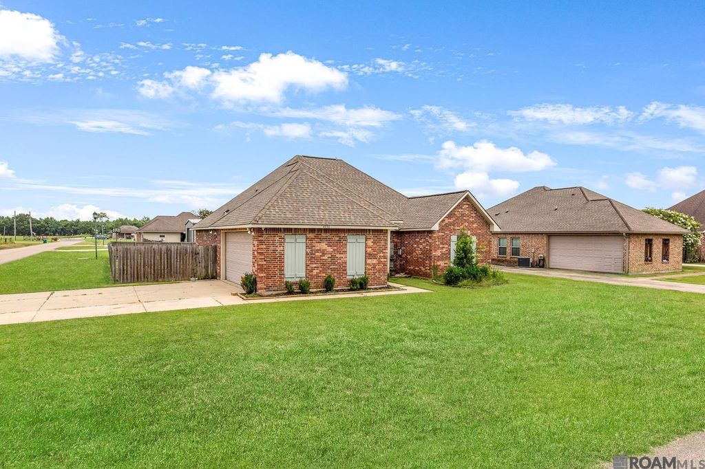 4856 Jaselyn Ann Ave, Addis, LA 70710