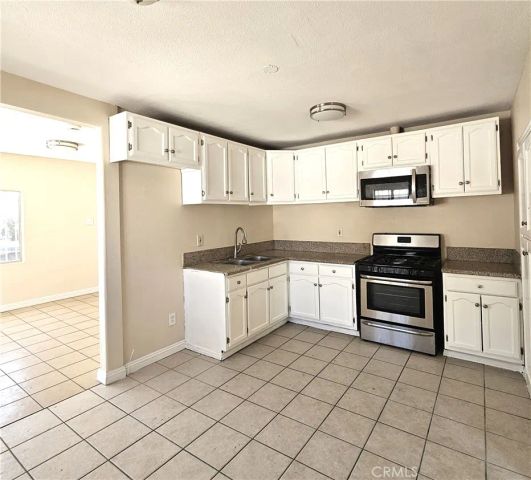 1445 W 82nd, Los Angeles, CA 90047