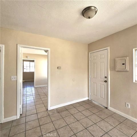 1445 W 82nd, Los Angeles, CA 90047
