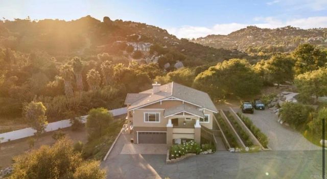 27636 Mountain Meadow Road, Escondido, CA 92026