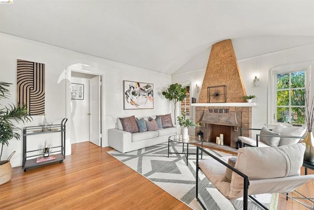 1648 Oak View Ave, Kensington, CA 94707