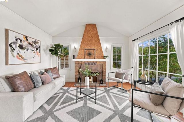 1648 Oak View Ave, Kensington, CA 94707