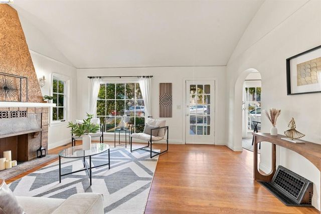 1648 Oak View Ave, Kensington, CA 94707