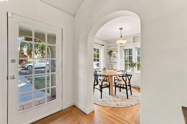 1648 Oak View Ave, Kensington, CA 94707