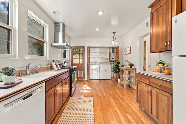 1648 Oak View Ave, Kensington, CA 94707