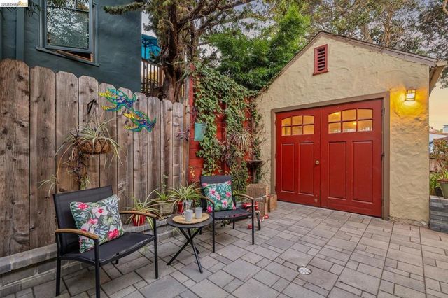 1648 Oak View Ave, Kensington, CA 94707