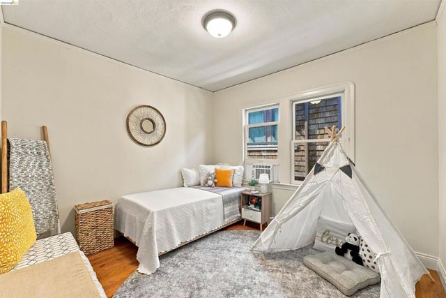 1648 Oak View Ave, Kensington, CA 94707