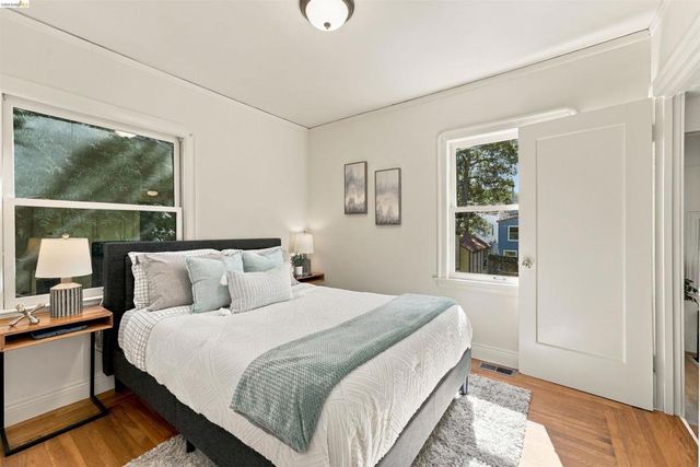 1648 Oak View Ave, Kensington, CA 94707