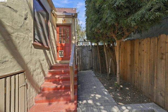 1648 Oak View Ave, Kensington, CA 94707