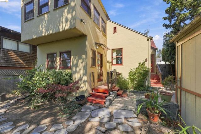 1648 Oak View Ave, Kensington, CA 94707