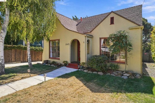 1648 Oak View Ave, Kensington, CA 94707