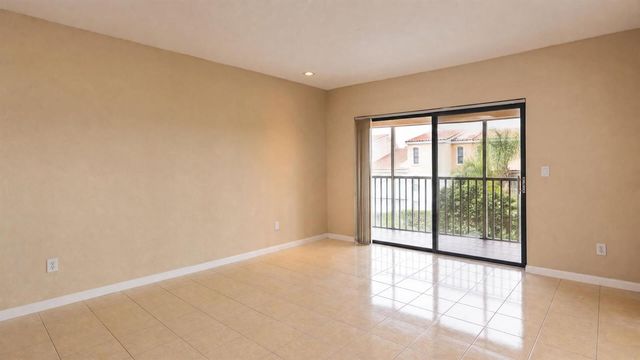 3575 NW 94th Avenue 8d, Sunrise, FL 33351