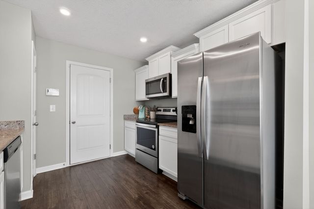 1344 Busiris Dr, Hermitage, TN 37076