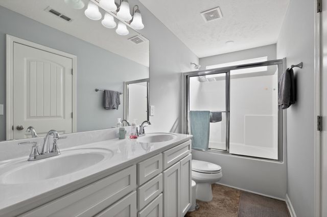 1344 Busiris Dr, Hermitage, TN 37076