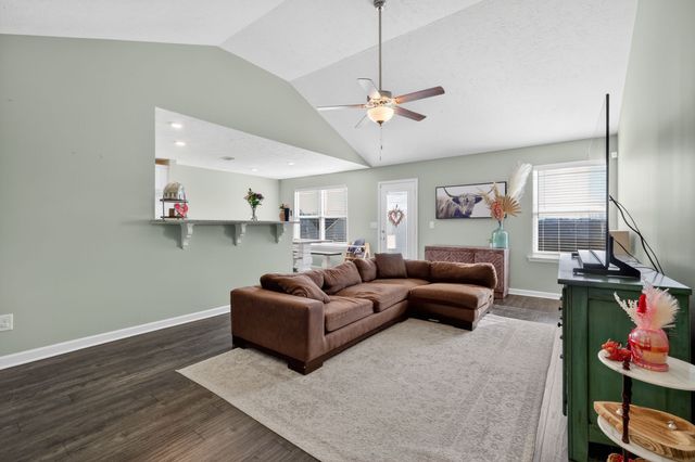 1344 Busiris Dr, Hermitage, TN 37076