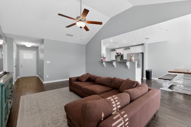 1344 Busiris Dr, Hermitage, TN 37076