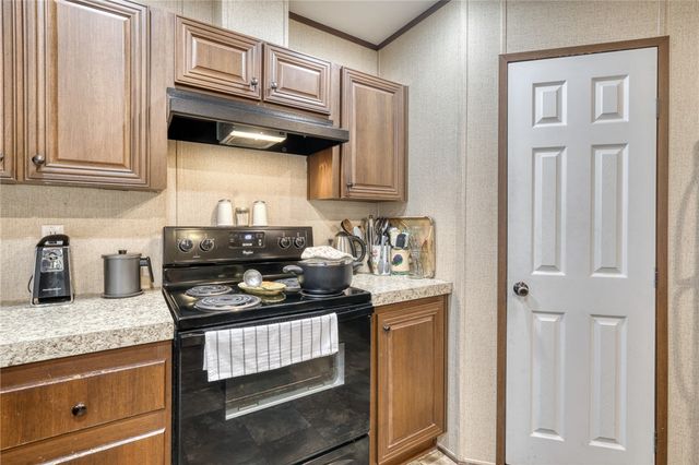 2095 FM 1452 W, Madisonville, TX 77864