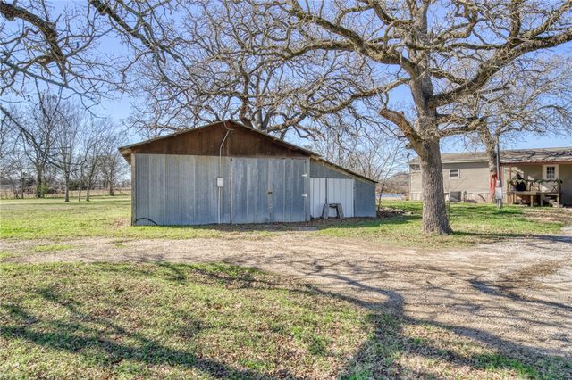 2095 FM 1452 W, Madisonville, TX 77864