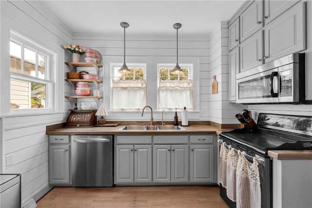 308 Retreat Street, Westminster, SC 29693